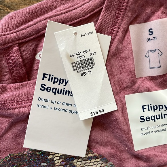 Girls Old Navy Christmas t-shirt, size small - Picture 5 of 5